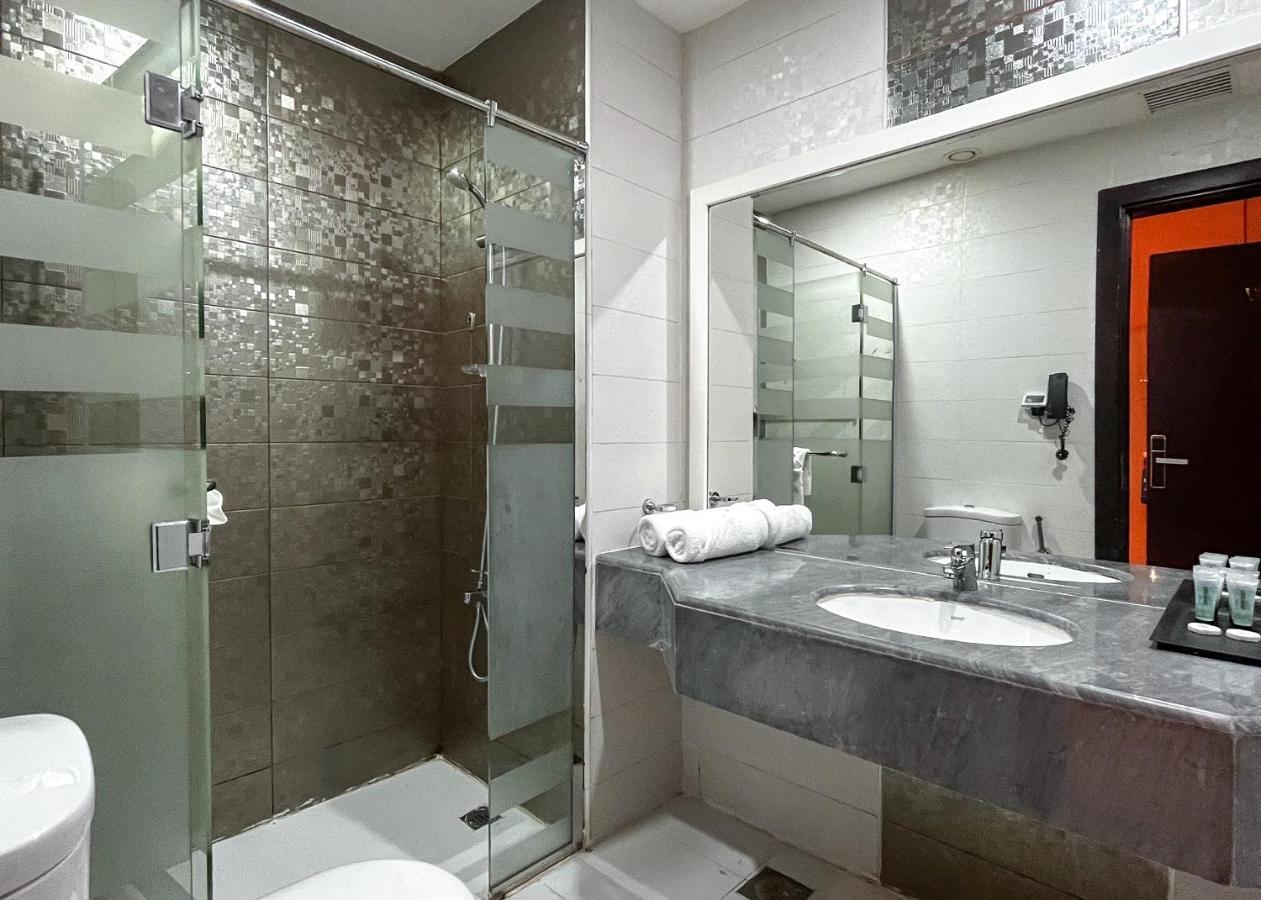 Al Mansour Plaza Hotel Doha Exterior photo